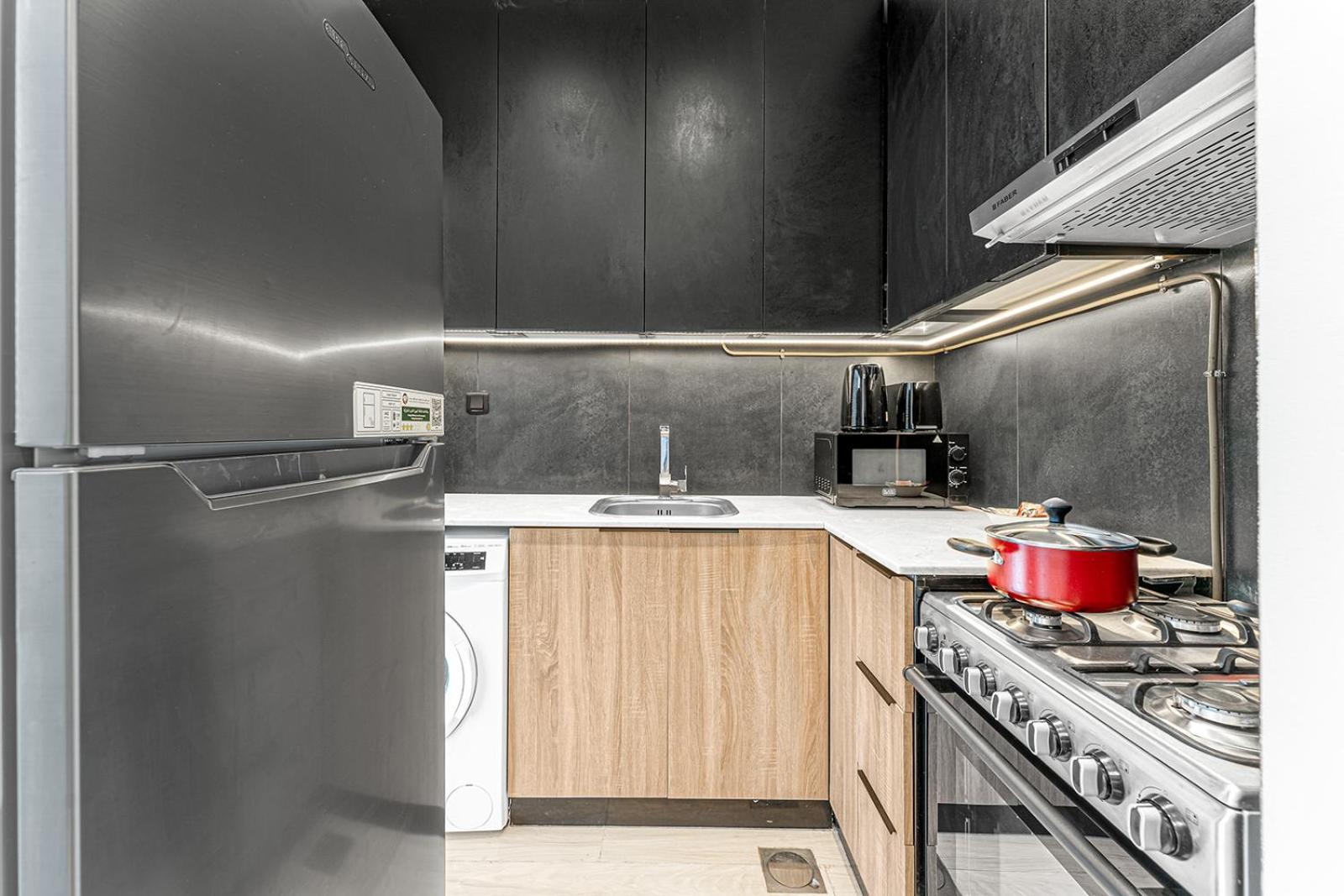 Regina Tower Apartment *